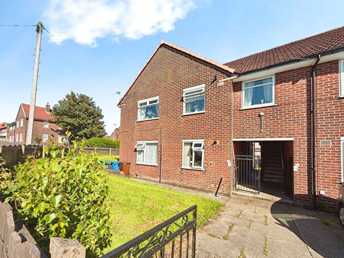 2 Bedroom Maisonette For Sale In St. Davids Crescent, Aspull, Wigan, WN2