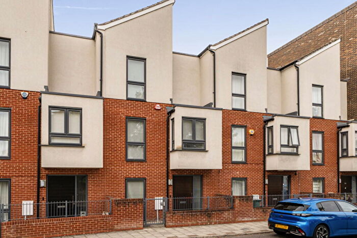 3 Bedroom Terraced House For Sale In Okemore Gardens, Orpington, BR5