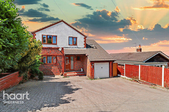 5 Bedroom Detached House For Sale In Waverley Avenue, Minster, ME12