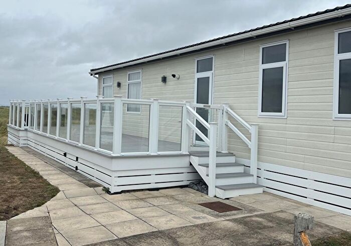 3 Bedroom Mobile/park Home For Sale In Seal Bay Resort, Warners Lane, Selsey, Chichester, West Sussex, PO20