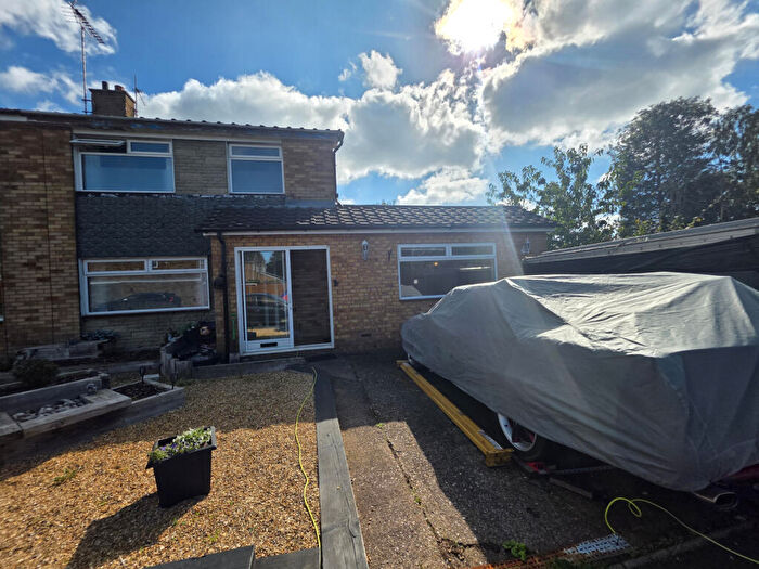 1 Bedroom Flat To Rent In Paddock Close, Stafford, ST16