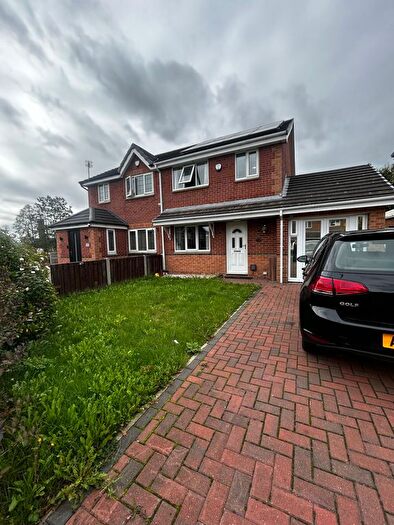 3 Bedroom Semi Detached House To Rent In Crown Flatt Way, Dewsbury, WF12