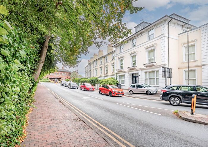 2 Bedroom Maisonette For Sale In Nevill Terrace, Tunbridge Wells, TN2