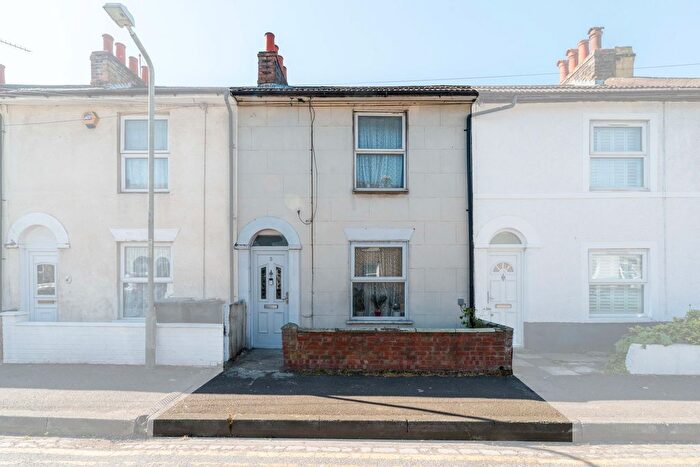 3 Bedroom Terraced House For Sale In Arthur Street, Gravesend, DA11