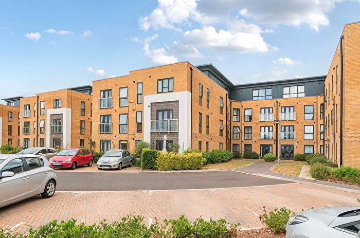 2 Bedroom Flat For Sale In Brambling Gardens, Poole, Dorset, BH17
