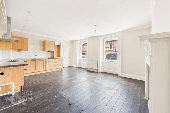 4 Bedroom Town House For Sale In Broad Street, Bungay, NR35