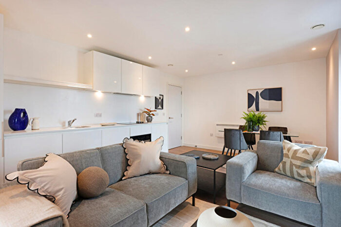 2 Bedroom Apartment To Rent In The Lansdowne, Hagley Road, Birmingham, B16