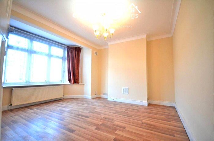 4 Bedroom End Of Terrace House To Rent In Royston Gardens, Ilford, IG1