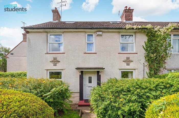 Semi-Detached House To Rent In Barcombe Road, Brighton, East Sussex, BN1