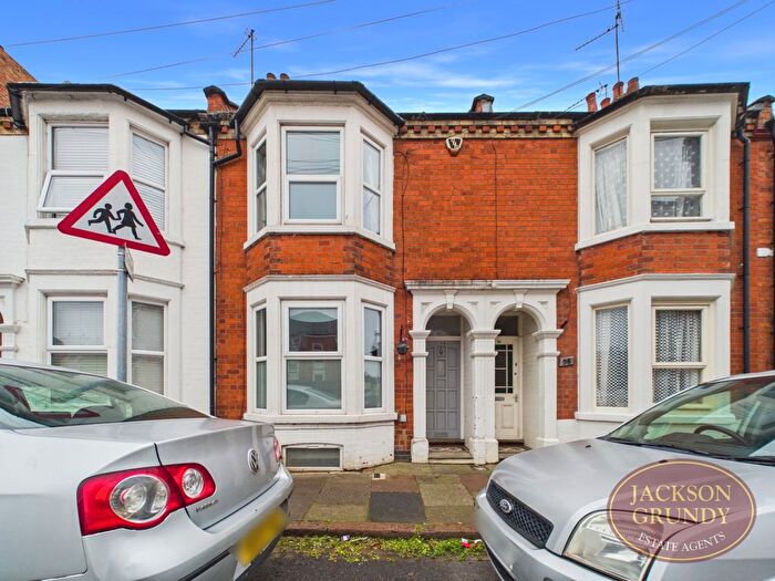 3 Bedroom Terraced House For Sale In Adnitt Road, Abington, NN1