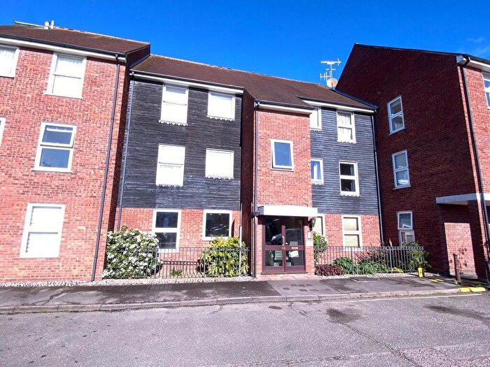2 Bedroom Flat For Sale In Fryerning Lane, Ingatestone, CM4