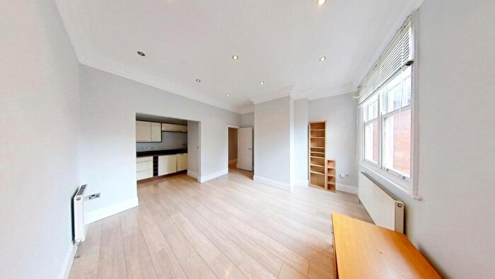 1 Bedroom Apartment To Rent In Elms Road, Leicester, LE2