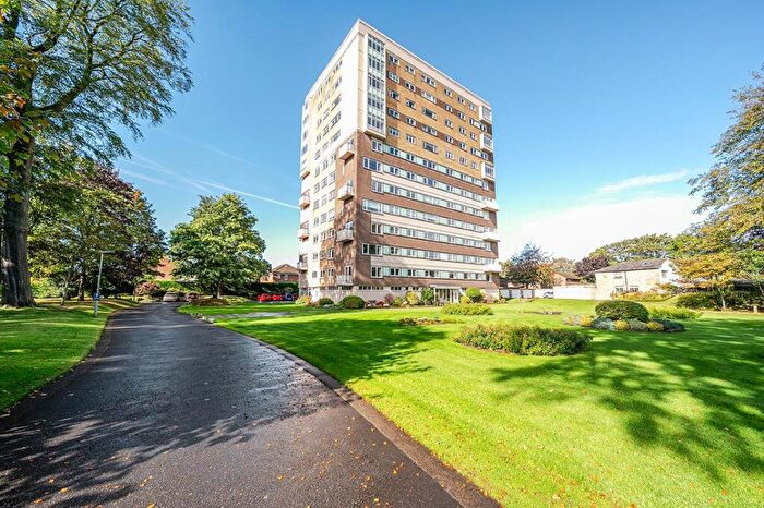 2 Bedroom Apartment For Sale In Park Parade, Harrogate, HG1