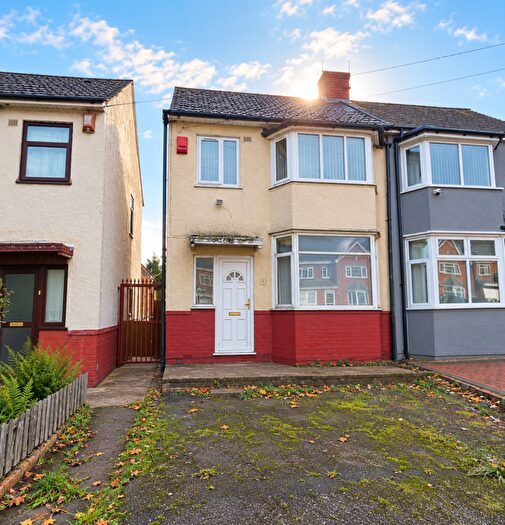 3 Bedroom Property To Rent In Roway Lane, Oldbury, B69