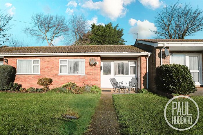 2 Bedroom Chalet For Sale In Alandale Drive, Kessingland, NR33