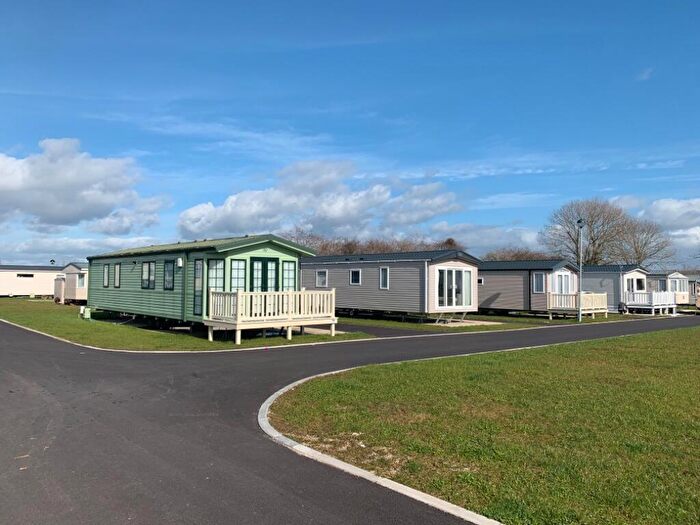 2 Bedroom Park Home For Sale In Riverside Park, Lancaster, Lancashire, LA3