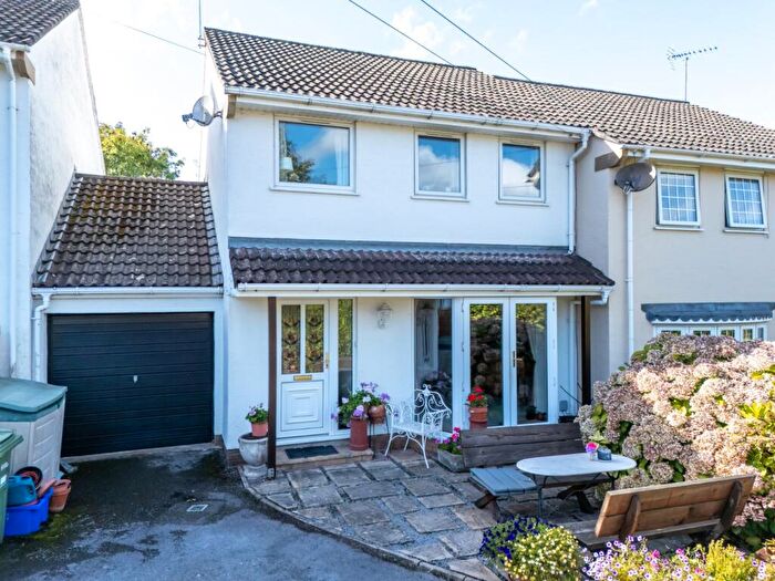 3 Bedroom Semi-Detached House For Sale In St. Georges Close, Easton-in-Gordano, Bristol, BS20