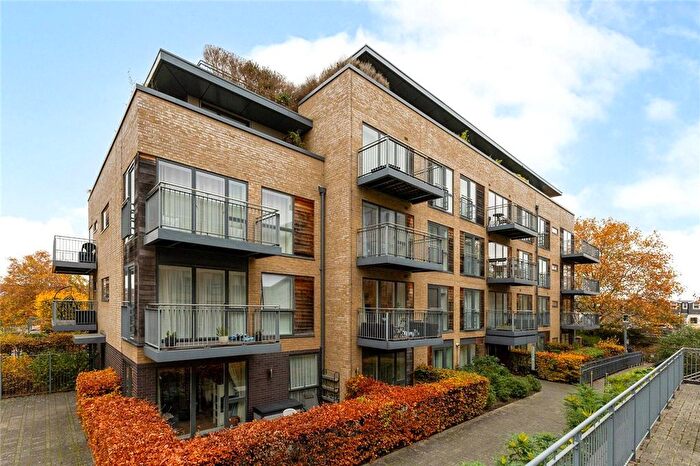 2 Bedroom Flat For Sale In Keynes House, Kingsley Walk, Cambridge, CB5