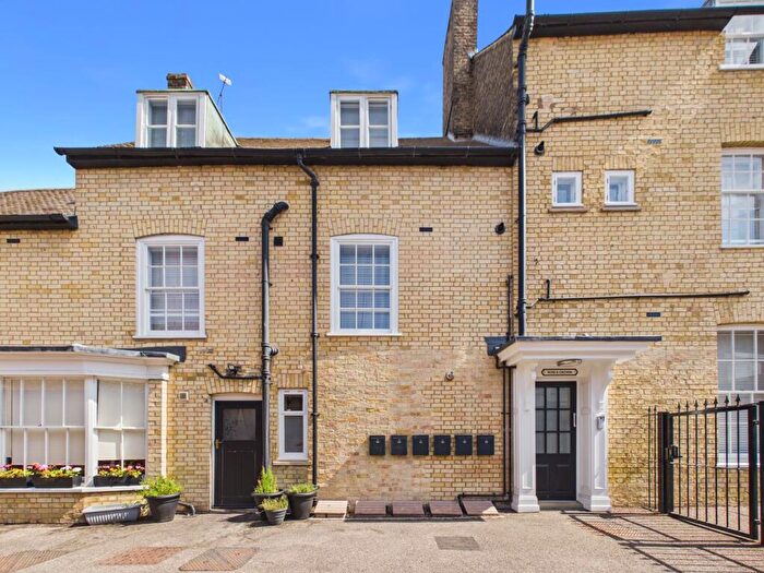 1 Bedroom Flat For Sale In Whitehorse Street, Baldock, SG7