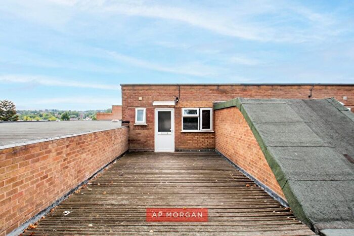 1 Bedroom Apartment For Sale In Hampton Court, High Street, Cradley Heath, West Midlands, B64