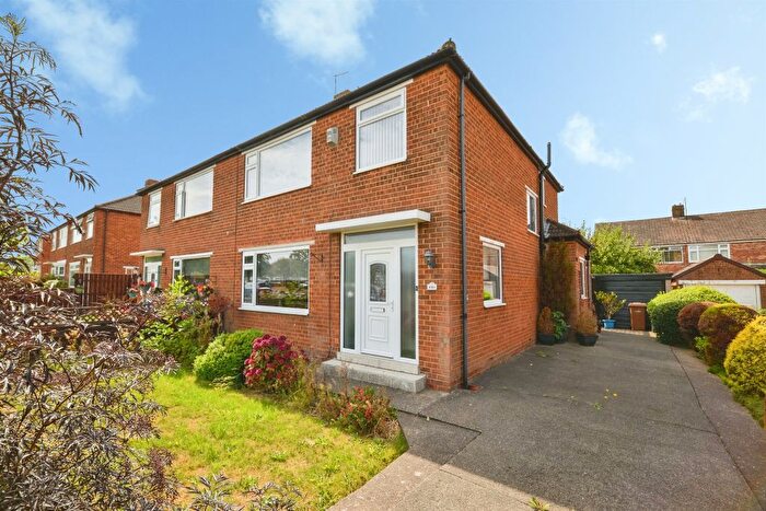 3 Bedroom Semi-Detached House For Sale In Acklam Road, Middlesbrough, TS5