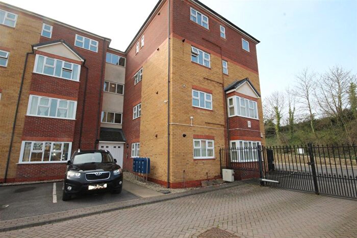 2 Bedroom Flat For Sale In Mallard Mews, South Elmsall, Pontefract, WF9