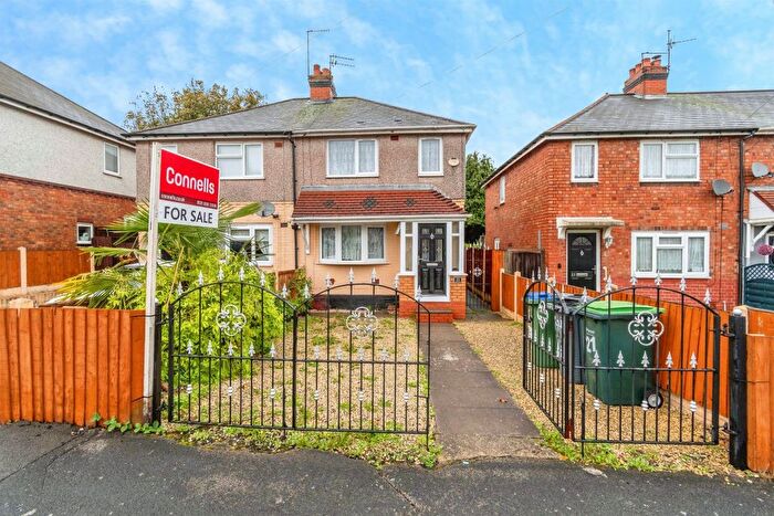 3 Bedroom Semi-Detached House For Sale In Kilvert Road, Wednesbury, WS10