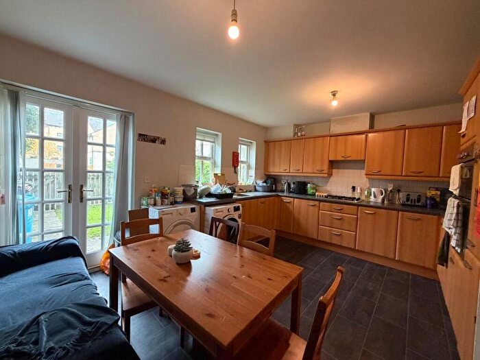 5 Bedroom Property To Rent In Schuster Road, Victoria Park, £pppw, M14