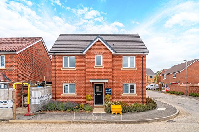3 Bedroom Detached House For Sale In Hummingbird Drive, Stowmarket, IP14