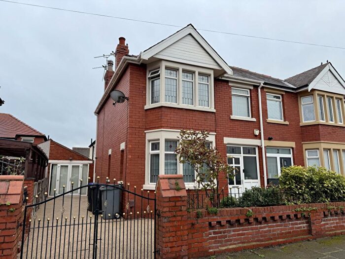 3 Bedroom Semi-Detached House For Sale In Gildabrook Road, Blackpool, FY4