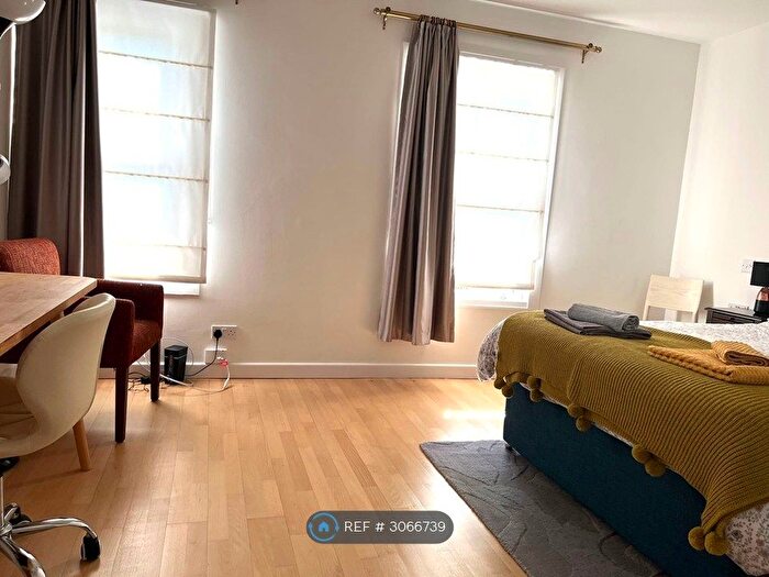 3 Bedroom Terraced House To Rent In St Eligius Street, Cambridge, CB2