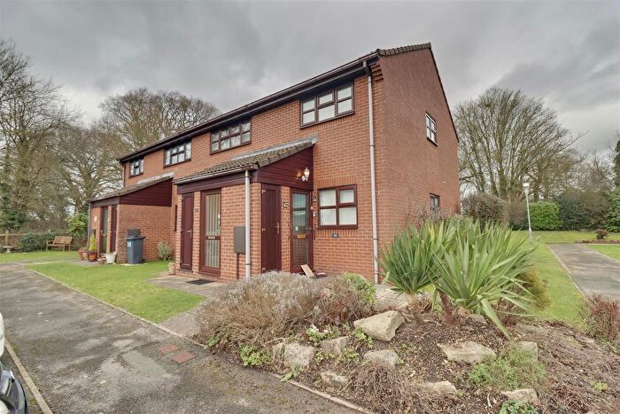 2 Bedroom Flat For Sale In Rookwood View, Denmead, Waterlooville, PO7