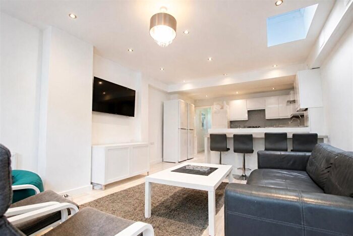 6 Bedroom House To Rent In Heeley Road, Birmingham, B29