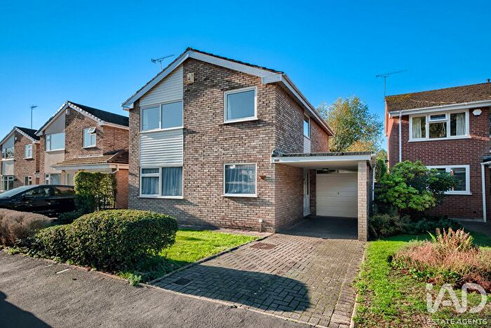 4 Bedroom Detached House For Sale In Jacklin Drive, Coventry, CV3