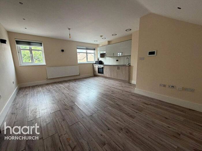 2 Bedroom Apartment To Rent In Hornchurch Road, Hornchurch, RM11
