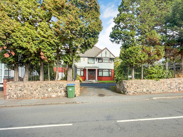 4 Bedroom Detached House For Sale In Joinings Bank, Oldbury, B68