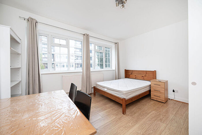 1 Bedroom Flat For Sale In Cannon Street Road, Whitechapel, London, E1