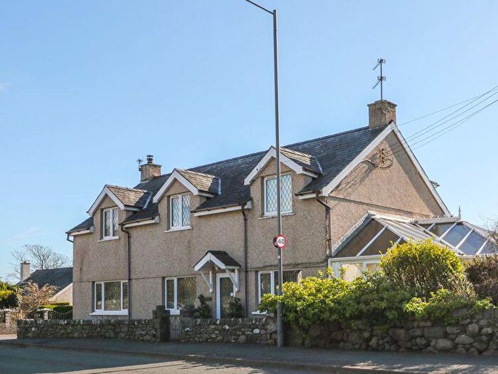 5 Bedroom Detached House For Sale In Llwyn Derw, Talybont, LL43