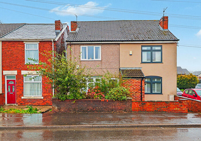 2 Bedroom Semi-Detached House For Sale In Williamthorpe Road, North Wingfield, Chesterfield, S42