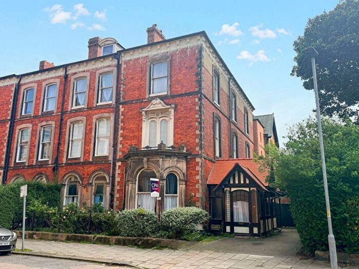 2 Bedroom Flat For Sale In Prince Of Wales Terrace, Scarborough, YO11