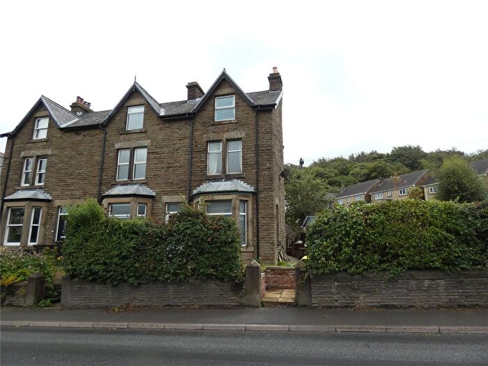 4 Bedroom End Of Terrace House For Sale In Leek Road, Buxton, Derbyshire, SK17