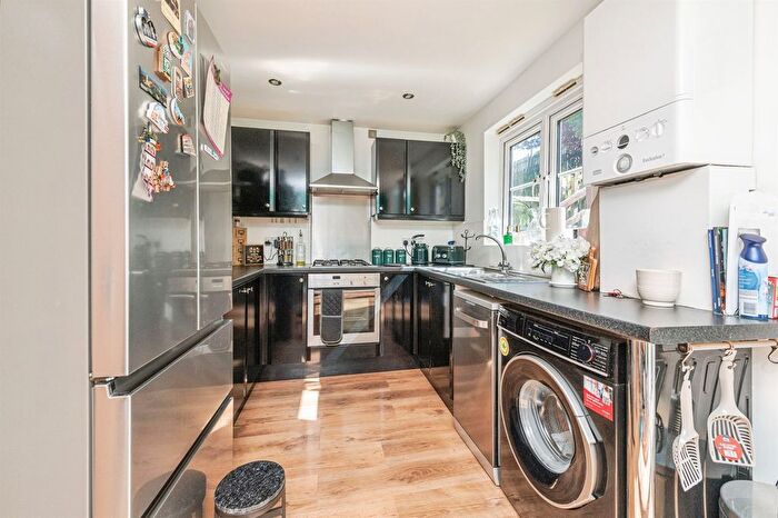 3 Bedroom Terraced House For Sale In Greenfield View, Batley, WF17