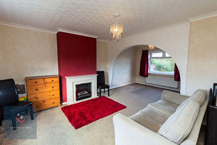 3 Bedroom Semi-Detached House For Sale In Kings Drive, Helsby, WA6