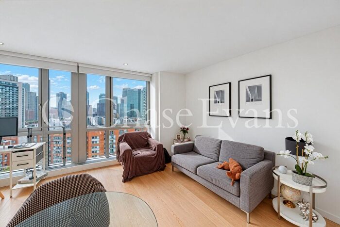 Flat To Rent In Ontario Tower, Fairmont Avenue, Canarry Wharf, London, E14