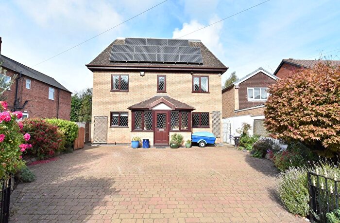 5 Bedroom Detached House For Sale In Kingswinford, Broad Street, DY6