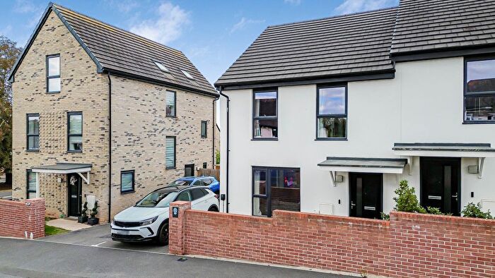 3 Bedroom Semi-Detached House For Sale In Ringswell Avenue, Exeter, EX1