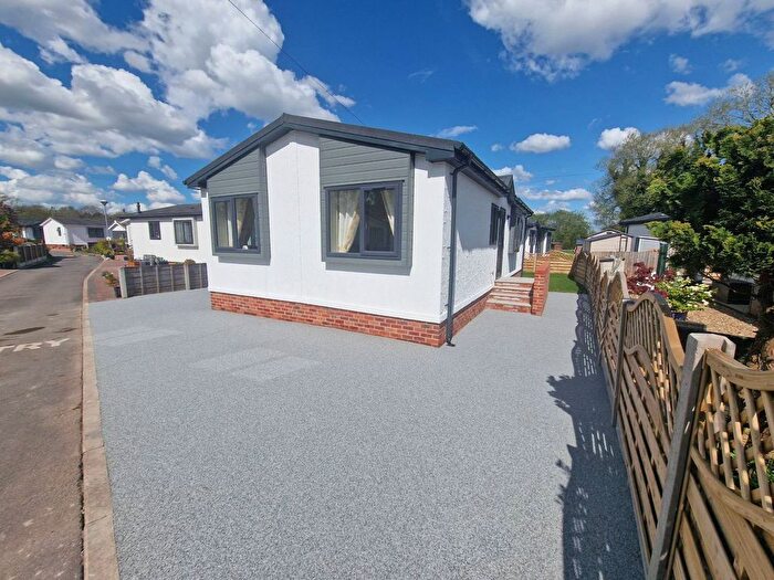 2 Bedroom Mobile/park Home For Sale In Clarion Field, West Chevin Road, Menston, Ilkley, LS29