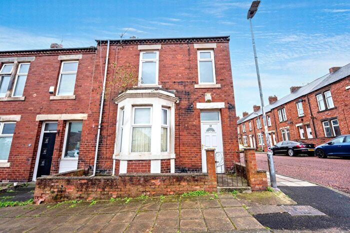 1 Bedroom Flat For Sale In Queen Victoria Street, Pelaw, Gateshead, NE10