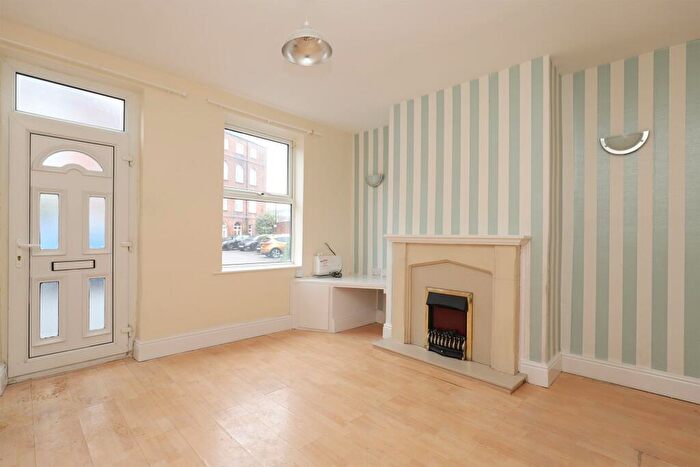 2 Bedroom End Of Terrace House To Rent In Chester Street, Chesterfield, S40