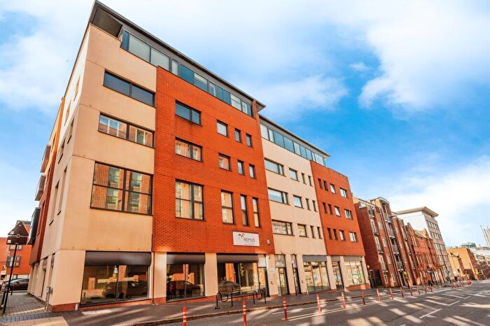 2 Bedroom Flat For Sale In Bradford Street, Birmingham, B12